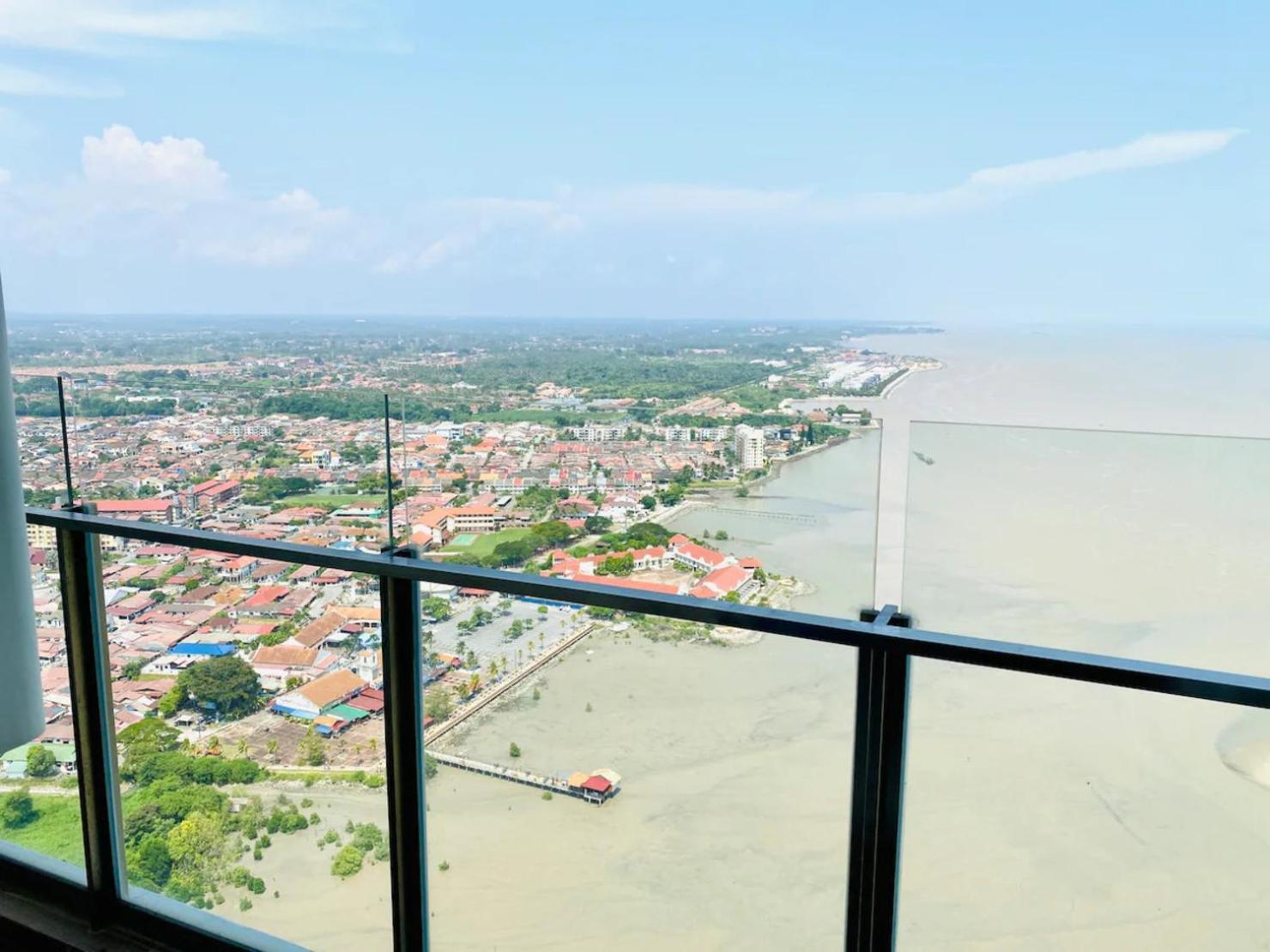 Silverscape Seaview Residence Melaka Экстерьер фото
