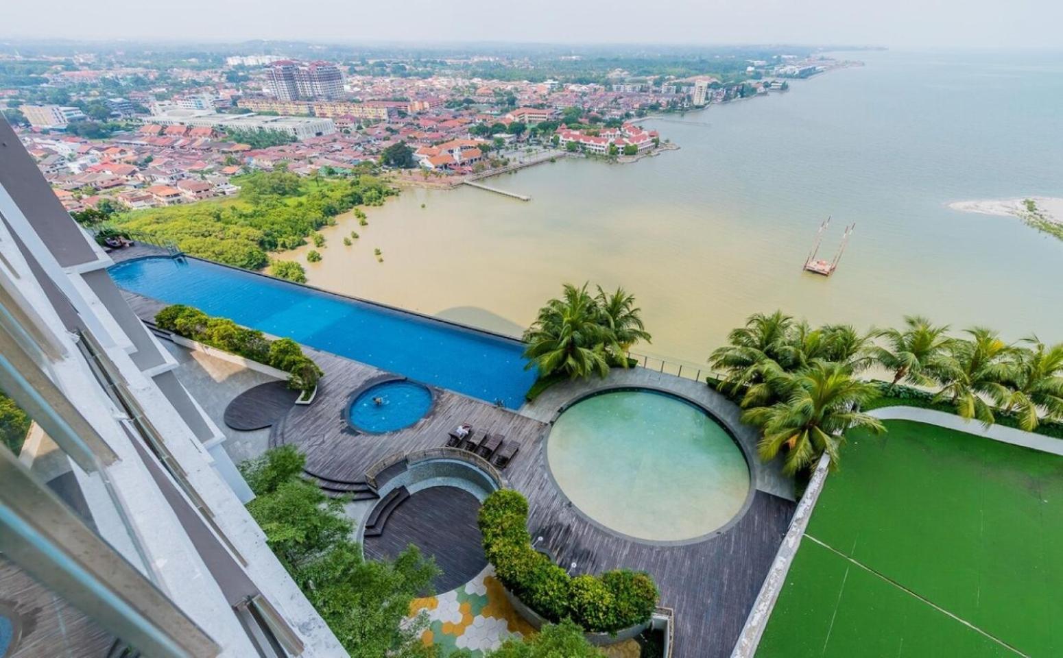 Silverscape Seaview Residence Melaka Экстерьер фото
