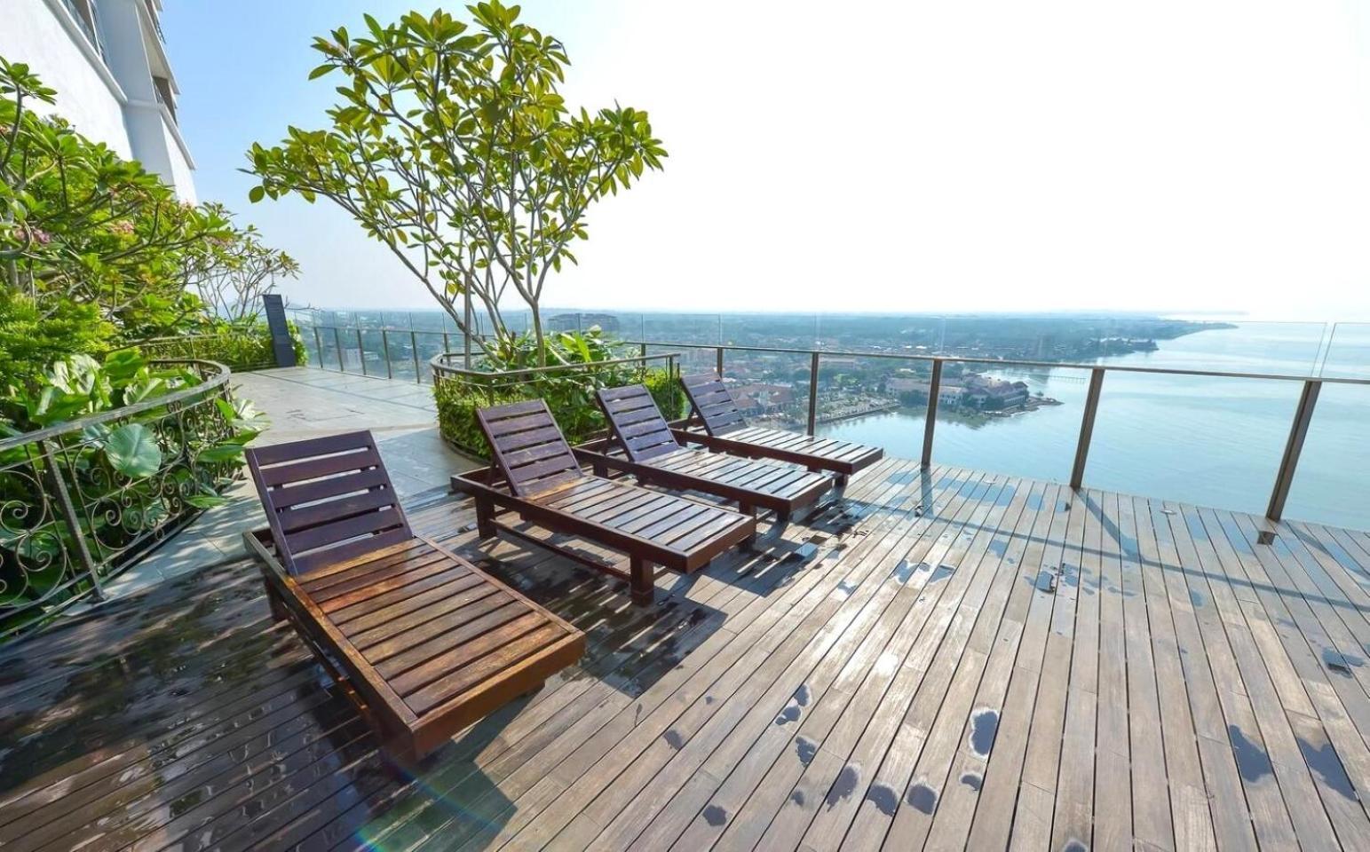 Silverscape Seaview Residence Melaka Экстерьер фото