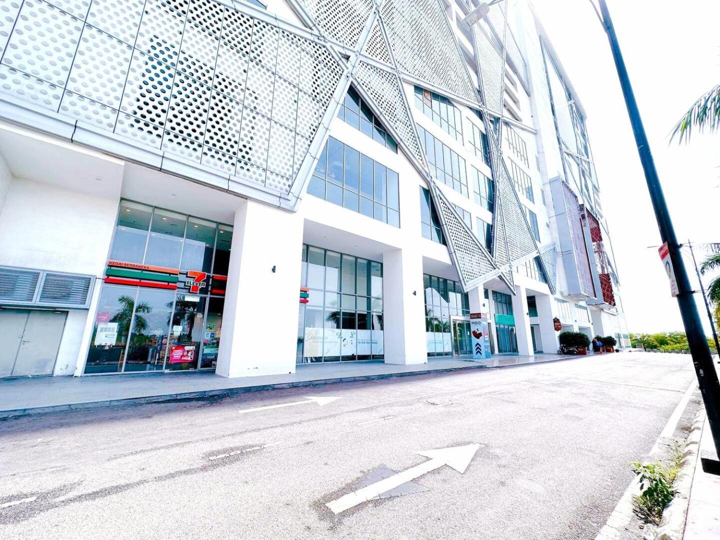 Silverscape Seaview Residence Melaka Экстерьер фото
