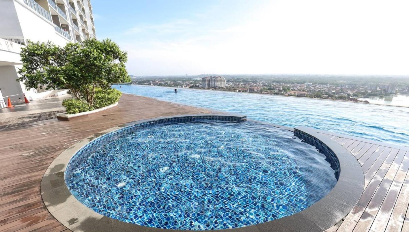 Silverscape Seaview Residence Melaka Экстерьер фото